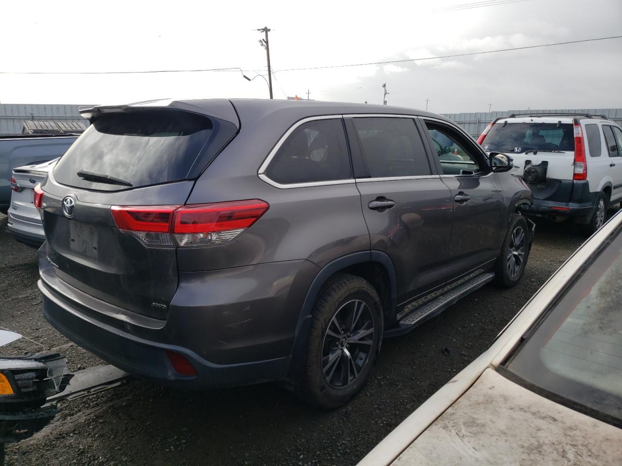 Obraz 3 z 2018 TOYOTA HIGHLANDER LE 2018 z VIN 5TDBZRFH2JS800023