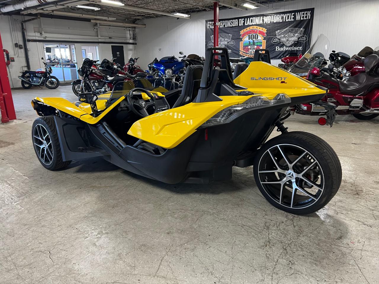 Image 3 of 2018 POLARIS SLINGSHOT SL 2018 with VIN 57XAAPFA7J8127588
