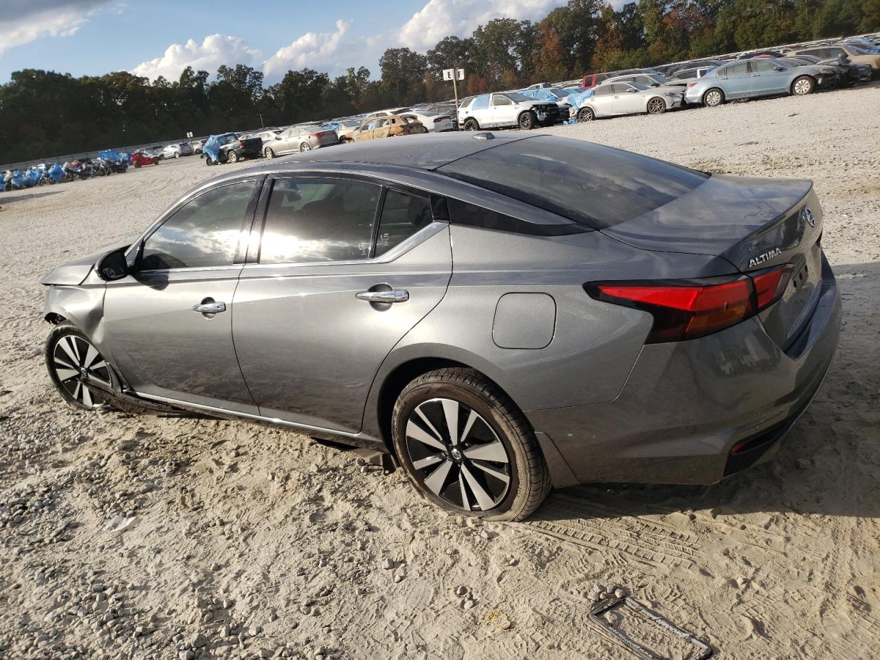 Image 2 of 2019 NISSAN ALTIMA SV 2019 with VIN 1N4BL4DV8KC129396