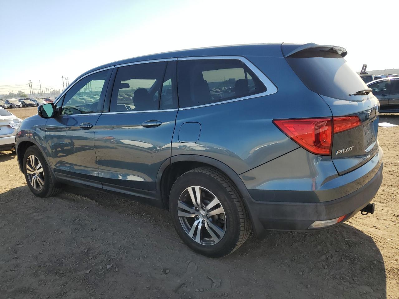 Image 2 of 2016 HONDA PILOT EXL 2016 with VIN 5FNYF5H54GB018866