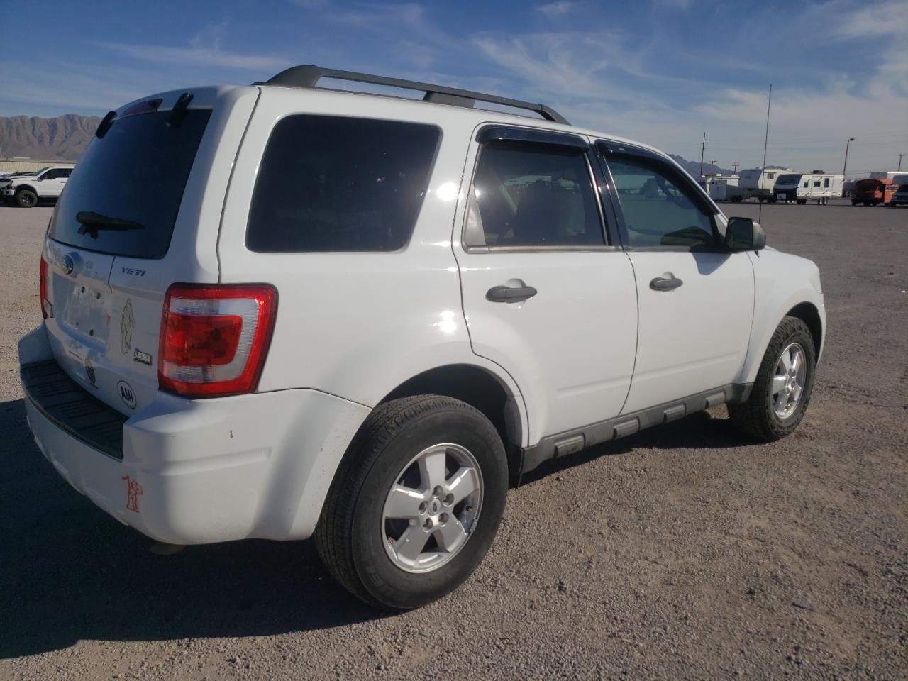 Image 3 of 2010 FORD ESCAPE XLT 2010 with VIN 1FMCU0DG6AKA01339