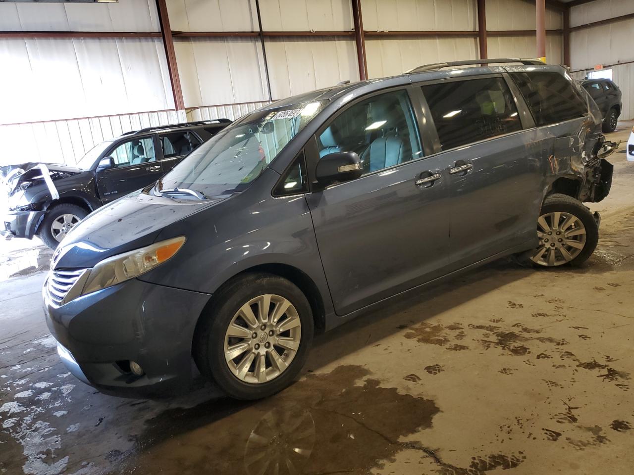 Obraz 2013 TOYOTA SIENNA XLE 2013