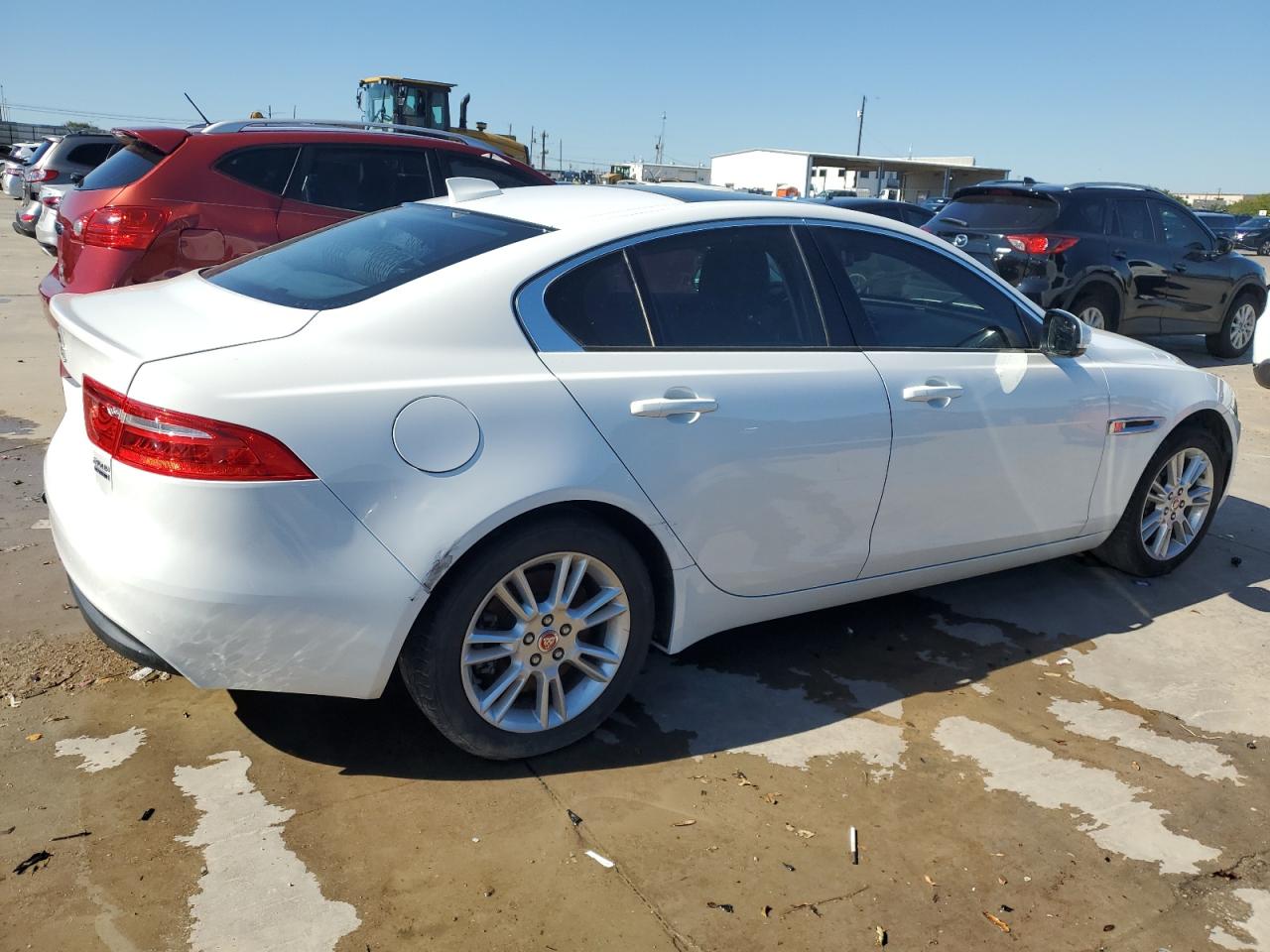 Изображение 3 2017 JAGUAR XE PREMIUM 2017 с VIN SAJAJ4BN7HA976527