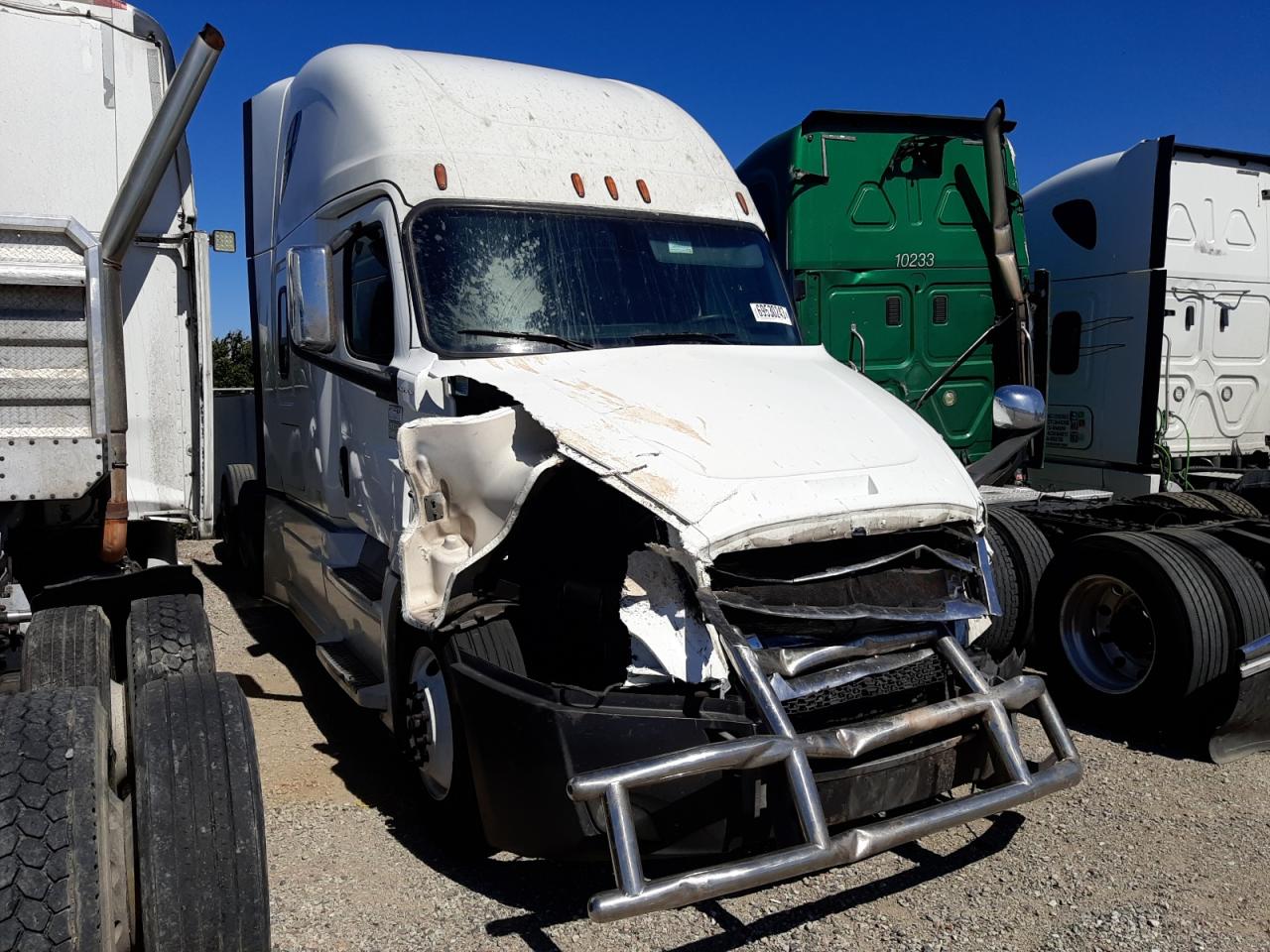2020 FREIGHTLINER CASCADIA 126  2020 image
