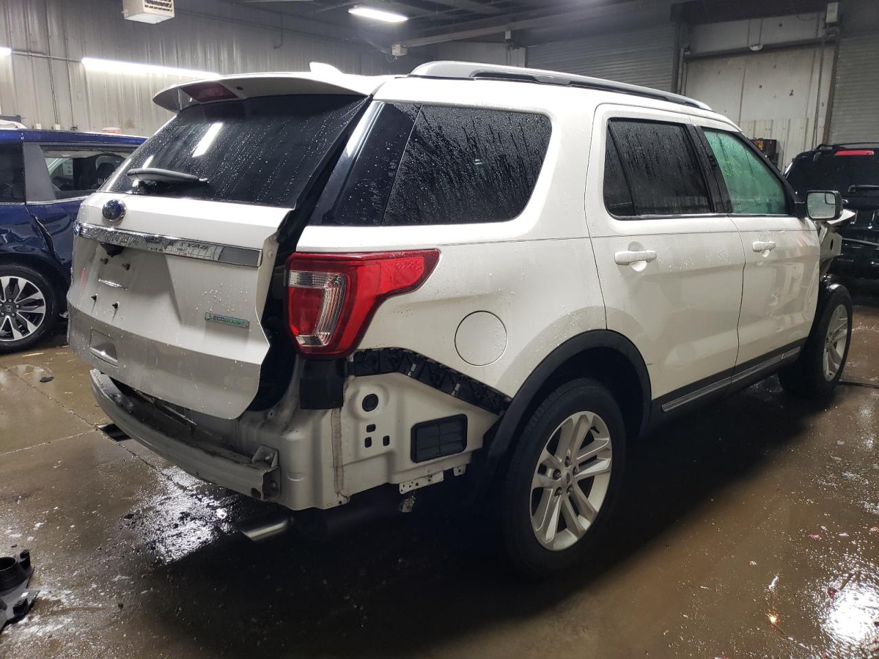 Image 3 of 2016 FORD EXPLORER XLT 2016 with VIN 1FM5K7DH1GGB59602