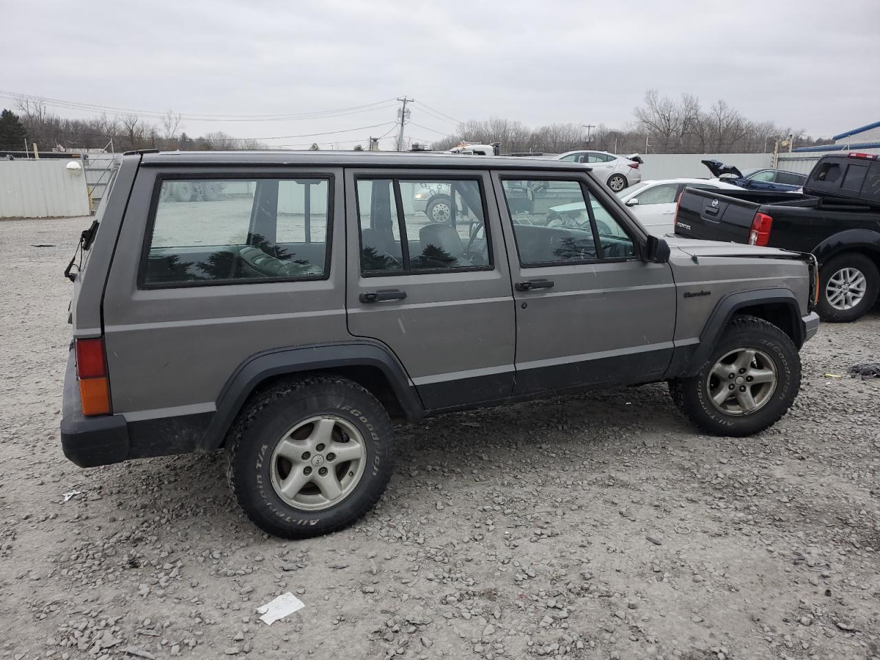 Image 3 of 1988 JEEP CHEROKEE  1988 with VIN 1JCMR7819JT098571