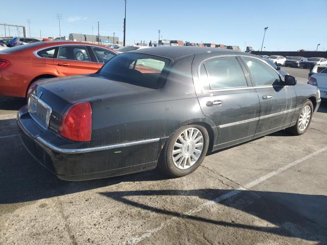 Obraz 3 z 2004 LINCOLN TOWN CAR EXECUTIVE 2004 z VIN 1LNHM81W74Y621117