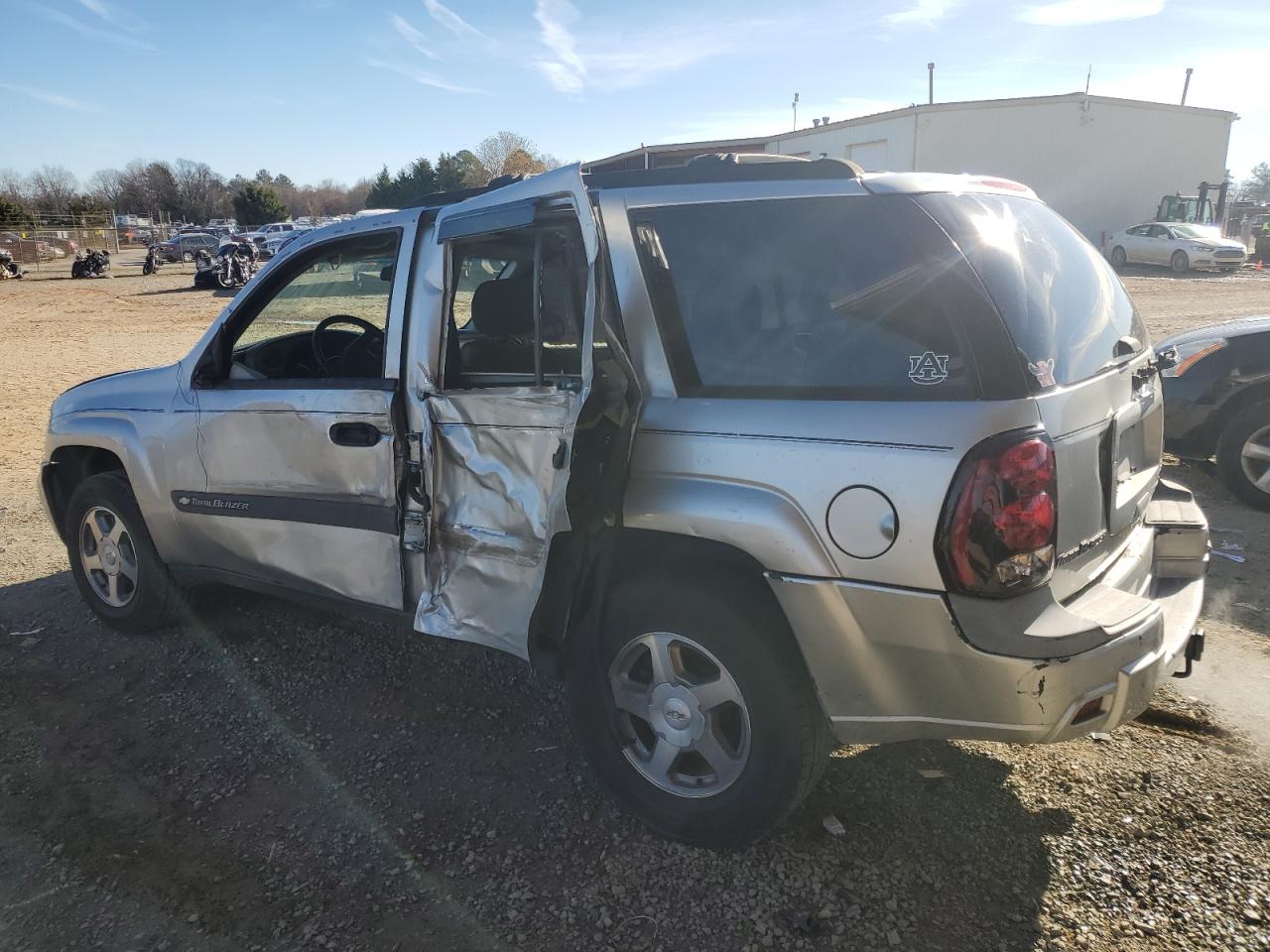 Image 2 of 2004 CHEVROLET TRAILBLAZER LS 2004 with VIN 1GNDT13S442191371