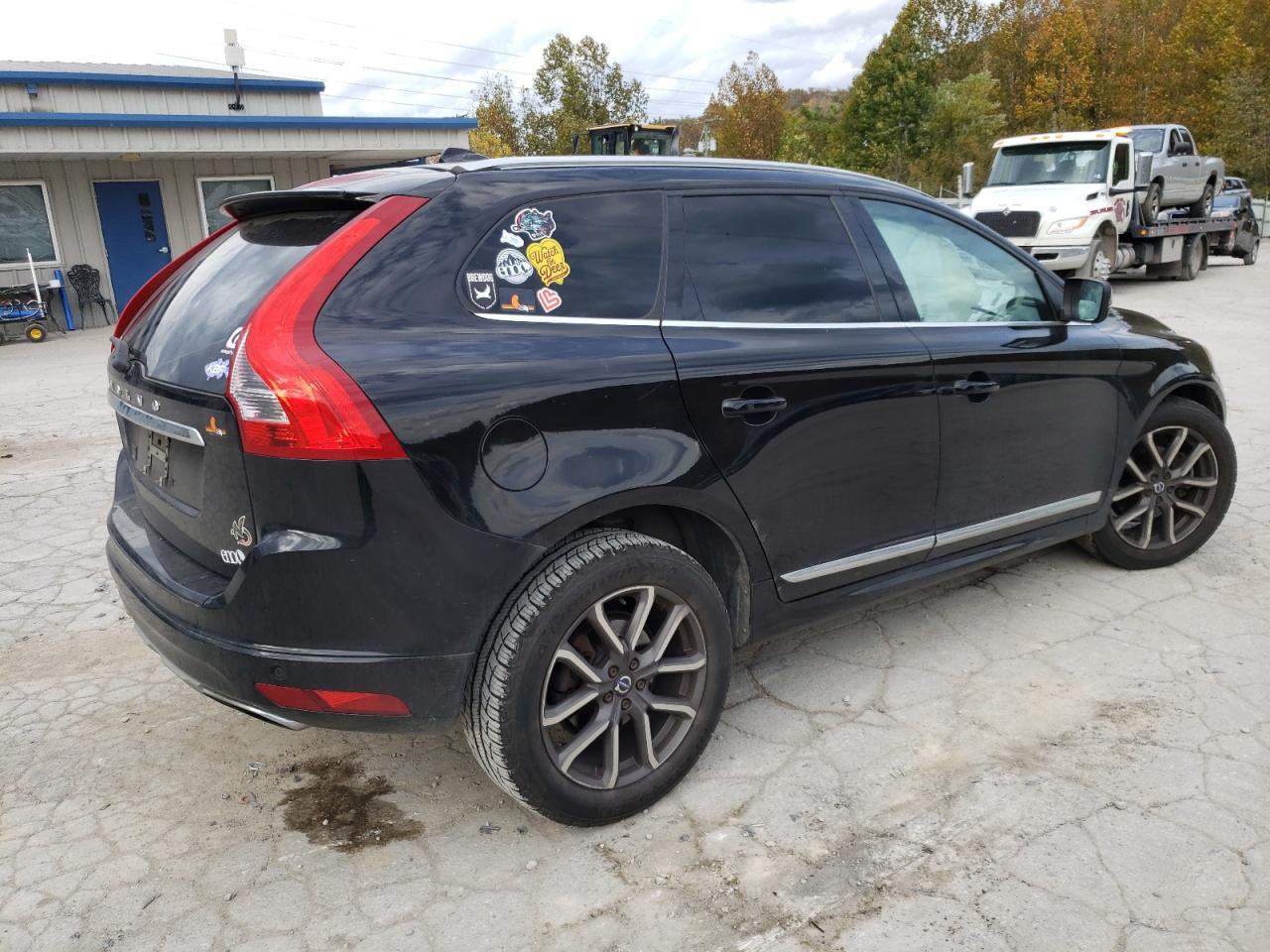 Obraz 3 z 2016 VOLVO XC60 T6 PREMIER 2016 z VIN YV449MRK1G2872346