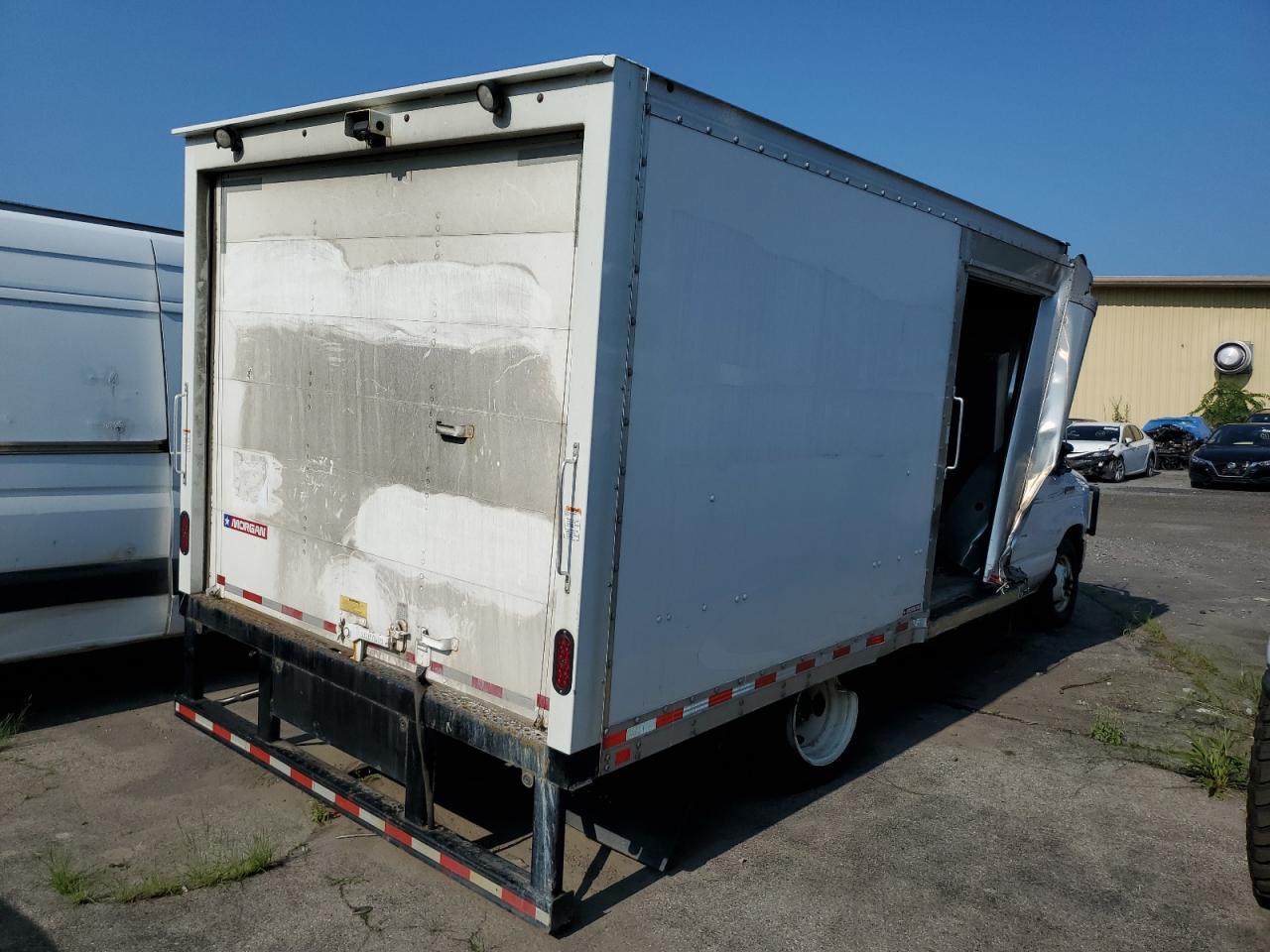 Image 3 of 2021 FORD ECONOLINE E350 SUPER DUTY CUTAWAY VAN 2021 with VIN 1FDWE3FN2MDC12456