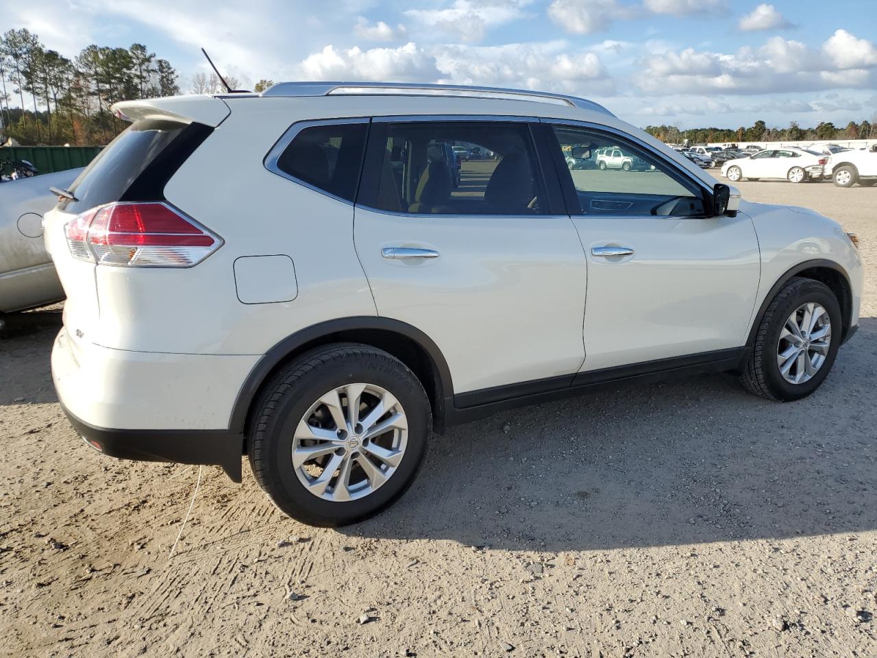 Image 3 of 2015 NISSAN ROGUE S 2015 with VIN KNMAT2MT2FP574790