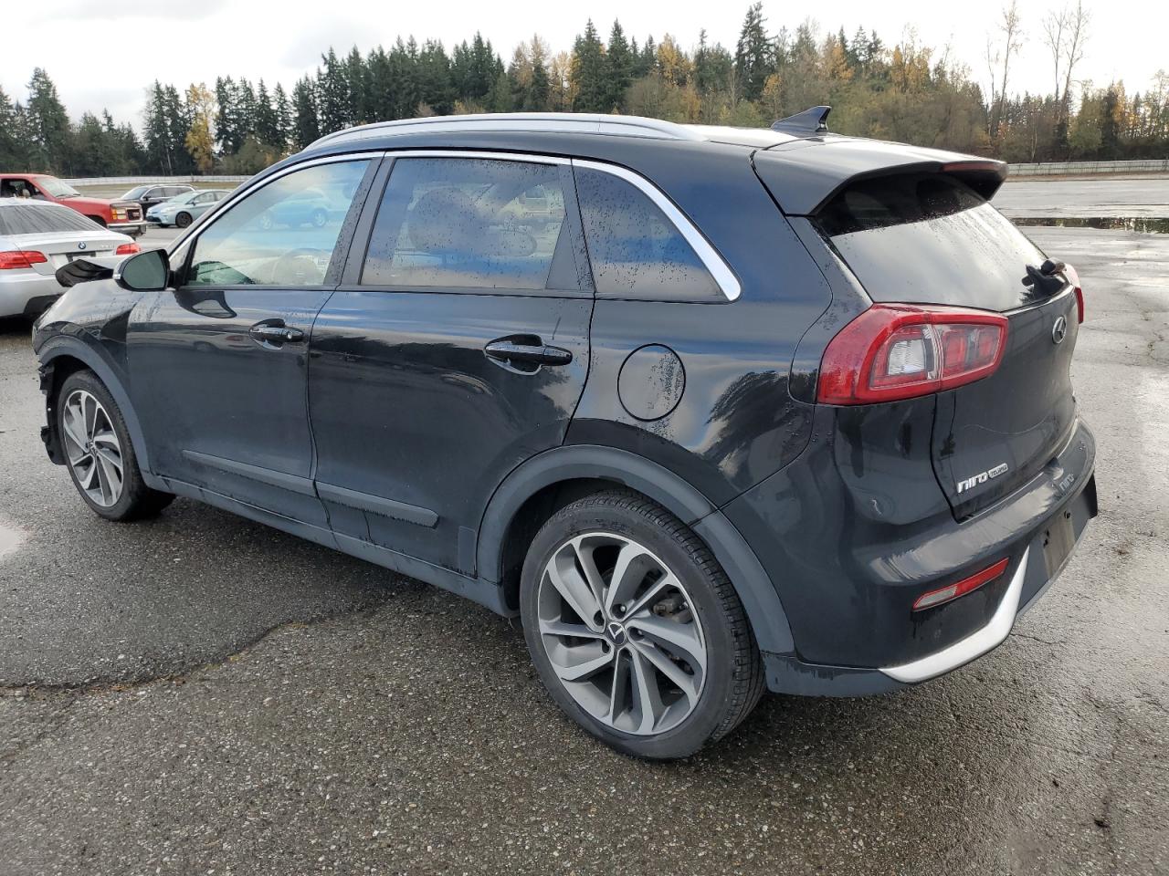Image 2 of 2019 KIA NIRO TOURING 2019 with VIN KNDCE3LCXK5237347
