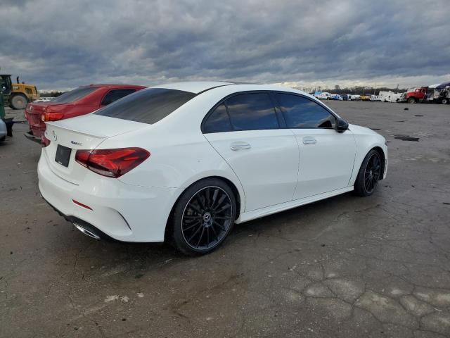 Image 3 of 2019 MERCEDES-BENZ A 220 4MATIC 2019 with VIN WDD3G4FB4KW015549