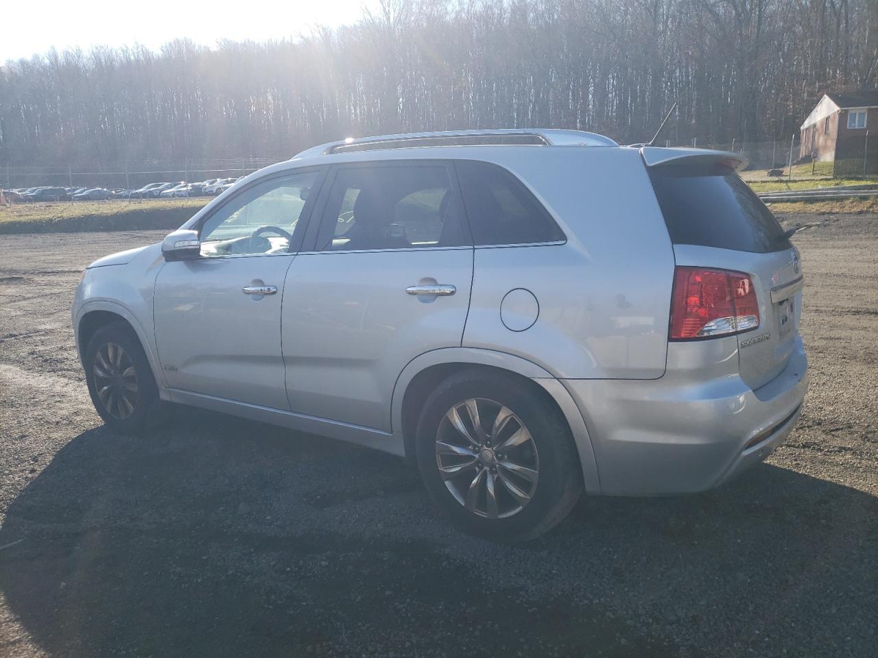 Image 2 of 2011 KIA SORENTO SX 2011 with VIN 5XYKWDA29BG156758