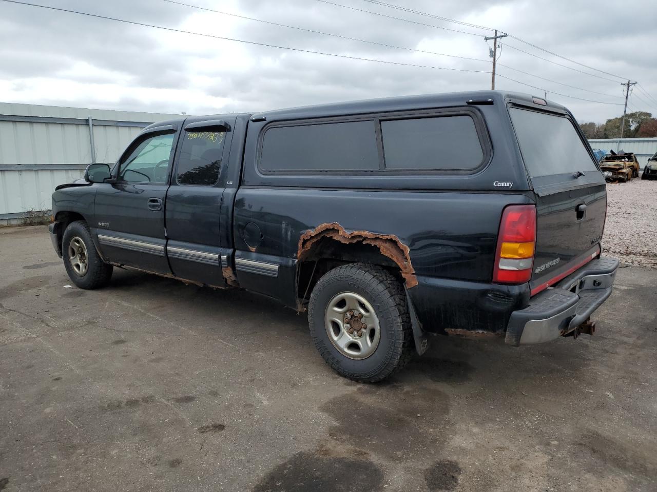 Image 2 of 2001 CHEVROLET SILVERADO C1500 2001 with VIN 1GCEC19W51Z237414