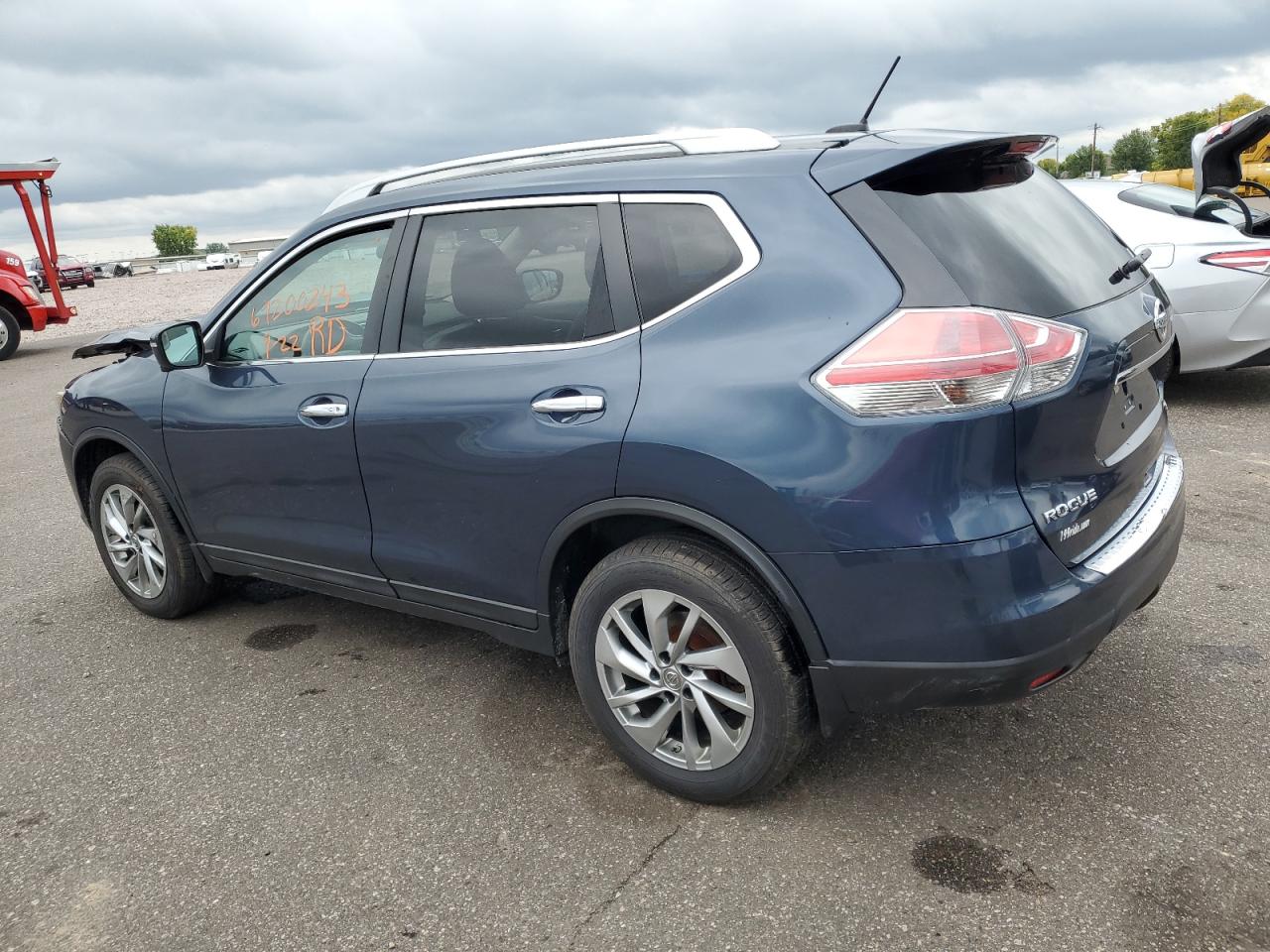 Image 2 of 2015 NISSAN ROGUE S 2015 with VIN 5N1AT2MV7FC761124