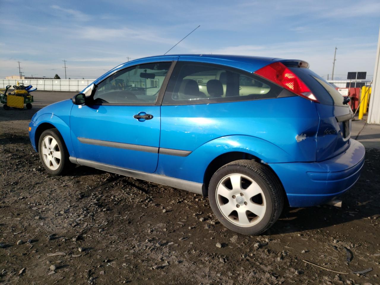 Изображение 2 2001 FORD FOCUS ZX3 2001 с VIN 3FAFP31301R237191