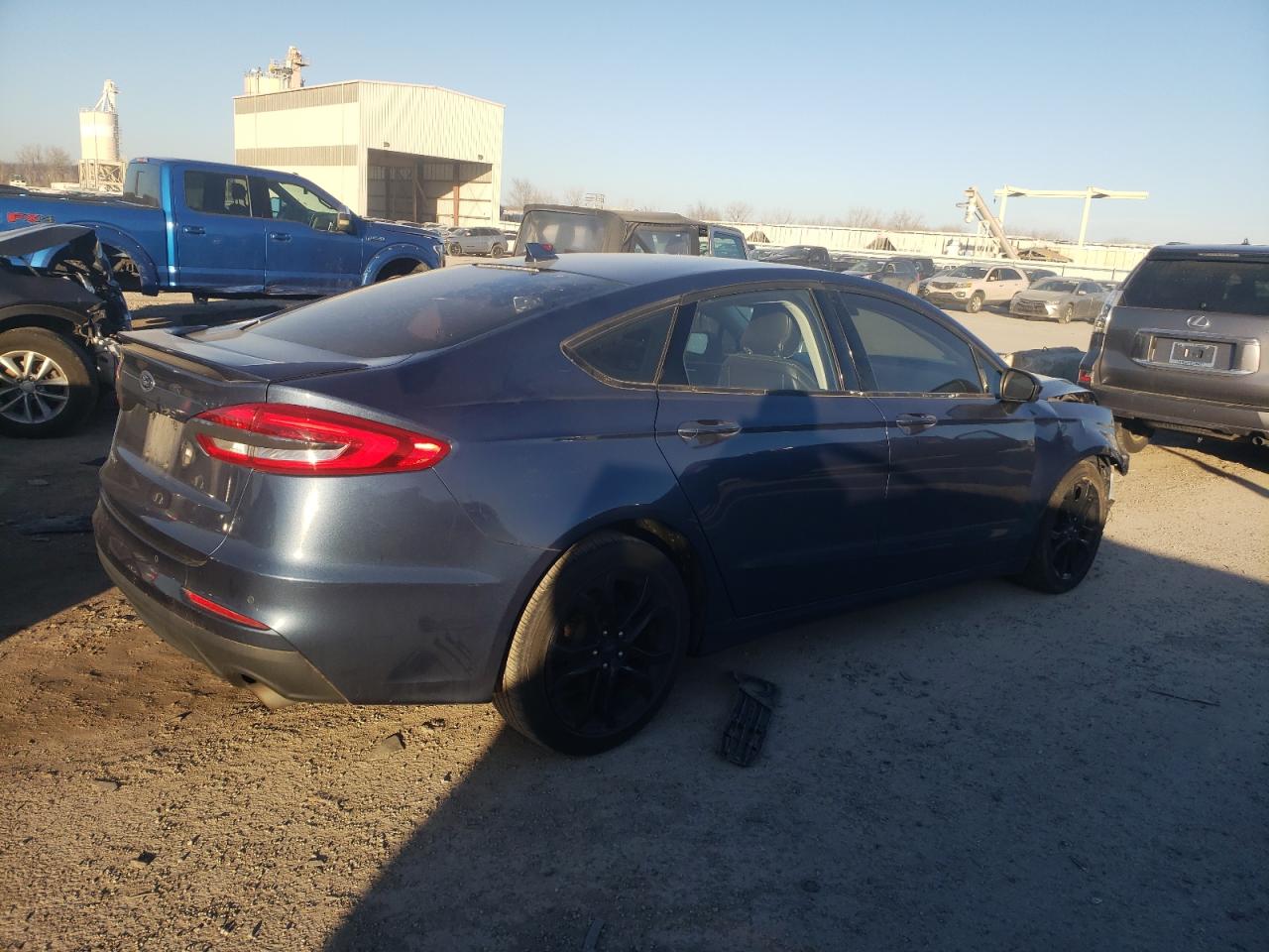 Image 3 of 2019 FORD FUSION SE 2019 with VIN 3FA6P0HDXKR233163