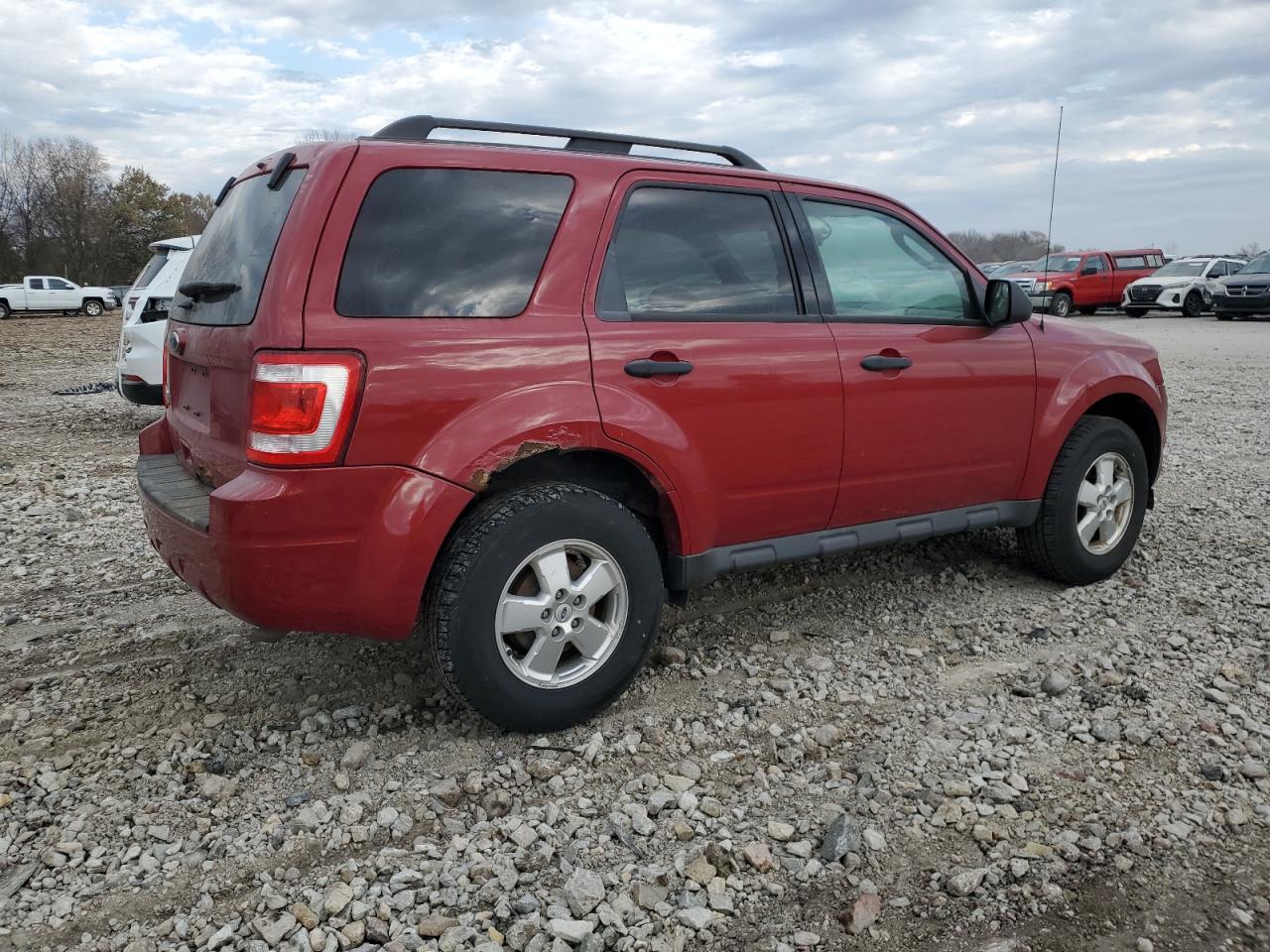 Изображение 3 2011 FORD ESCAPE XLT 2011 с VIN 1FMCU0DG1BKA82364