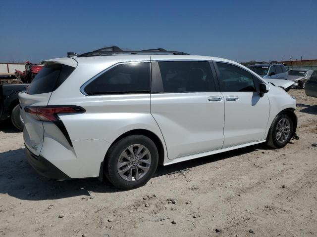 Obraz 3 z 2022 TOYOTA SIENNA XLE 2022 z VIN 5TDYRKEC1NS082932