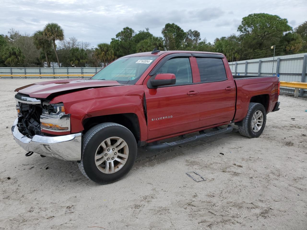 Image 1 of 2018 CHEVROLET SILVERADO K1500 LT 2018 with VIN 3GCUKREC3JG489672