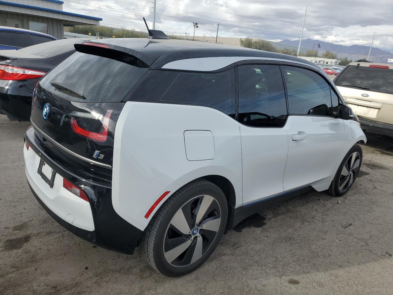 Obraz 3 z 2018 BMW I3 REX 2018 z VIN WBY7Z4C5XJVD96530