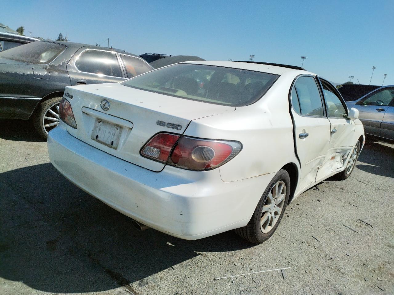 Obraz 3 z 2004 LEXUS ES 330 2004 z VIN JTHBA30G745021729