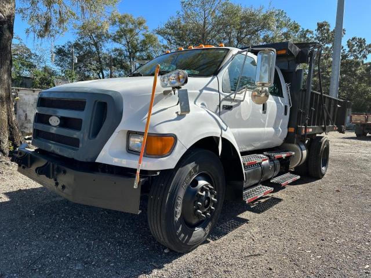Image 2 of 2008 FORD F750 SUPER DUTY 2008 with VIN 3FRXW75S68V633656