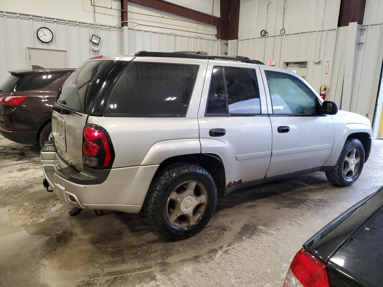 Image 3 of 2007 CHEVROLET TRAILBLAZER LS 2007 with VIN 1GNDT13S172225223