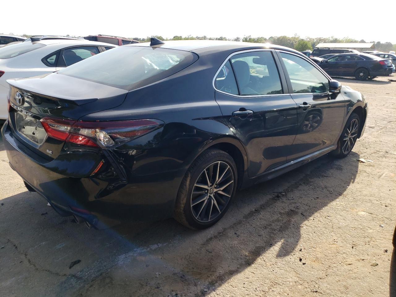 Obraz 3 z 2022 TOYOTA CAMRY SE 2022 z VIN 4T1T11AK5NU678061