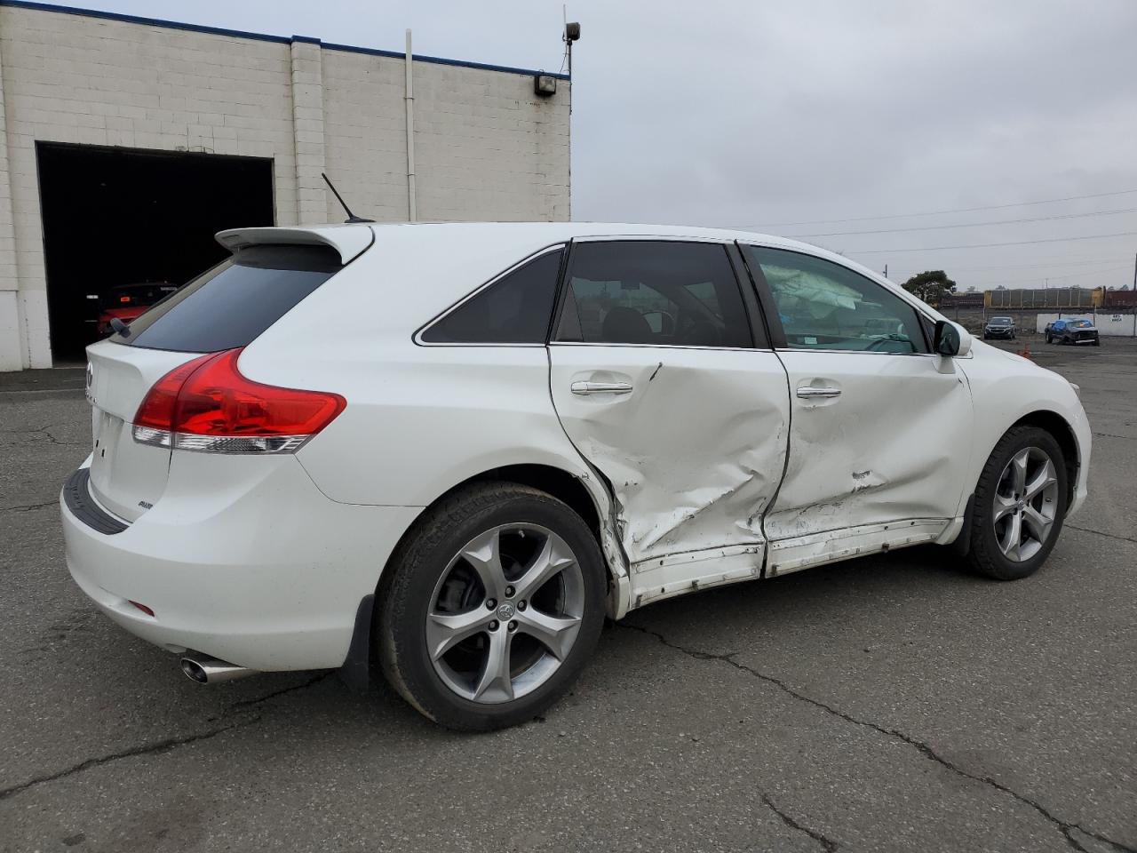 Image 3 of 2011 TOYOTA VENZA  2011 with VIN 4T3BK3BB2BU049976