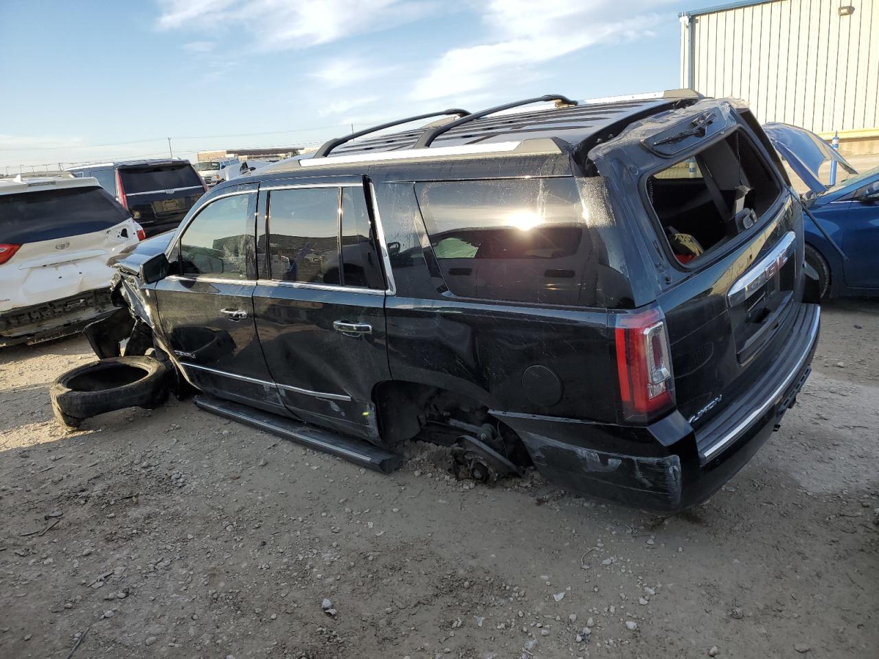 Obraz 2 z 2016 GMC YUKON DENALI 2016 z VIN 1GKS1CKJ0GR247784
