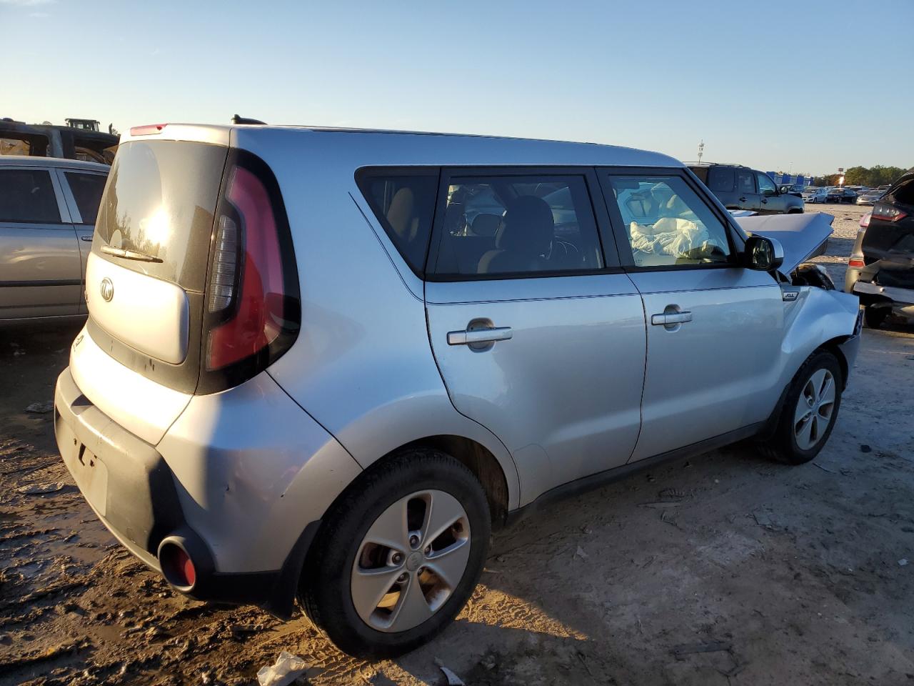Obraz 3 z 2015 KIA SOUL  2015 z VIN KNDJN2A21F7750167