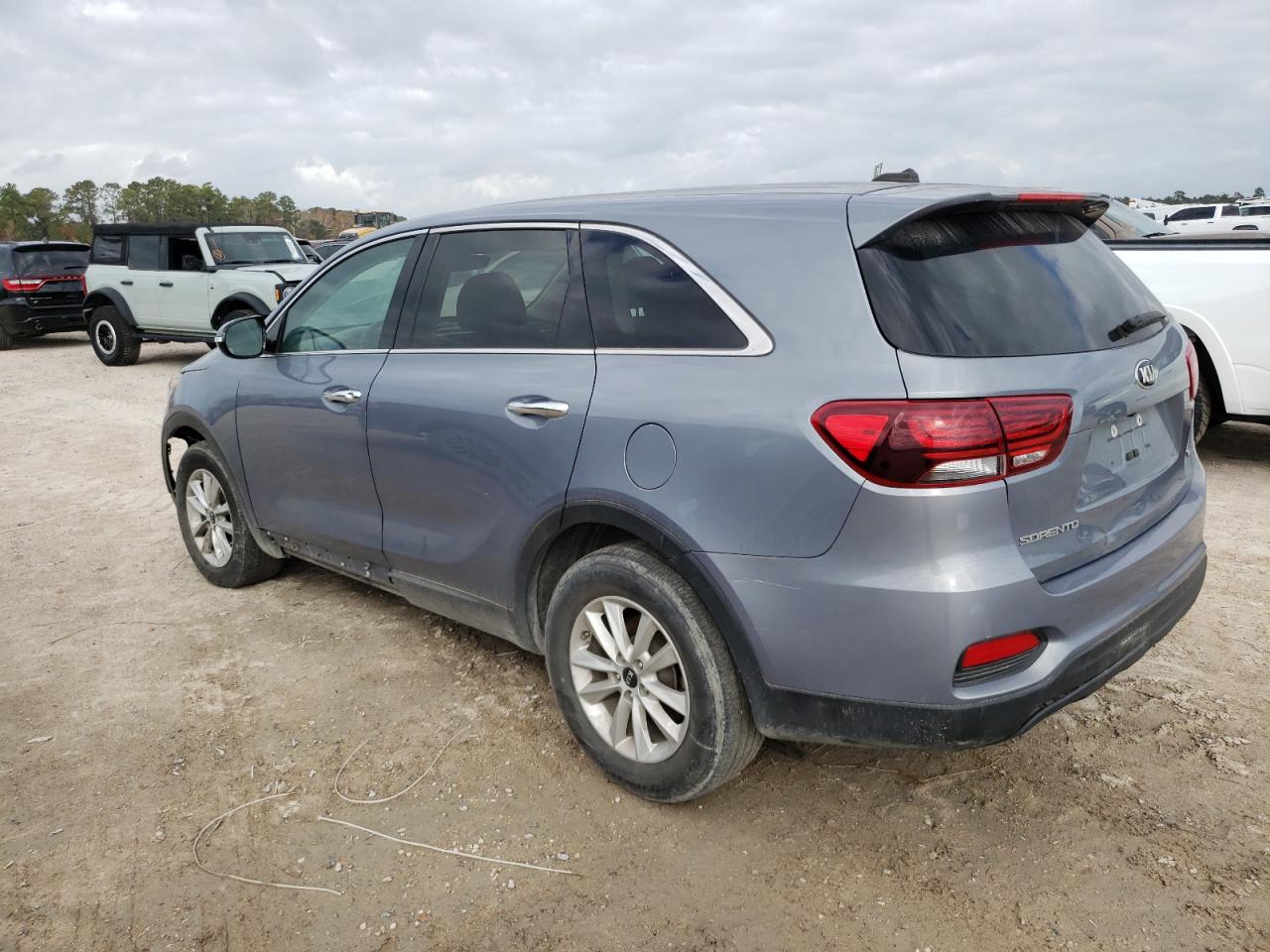 Изображение 2 2020 KIA SORENTO S 2020 с VIN 5XYPG4A51LG616302