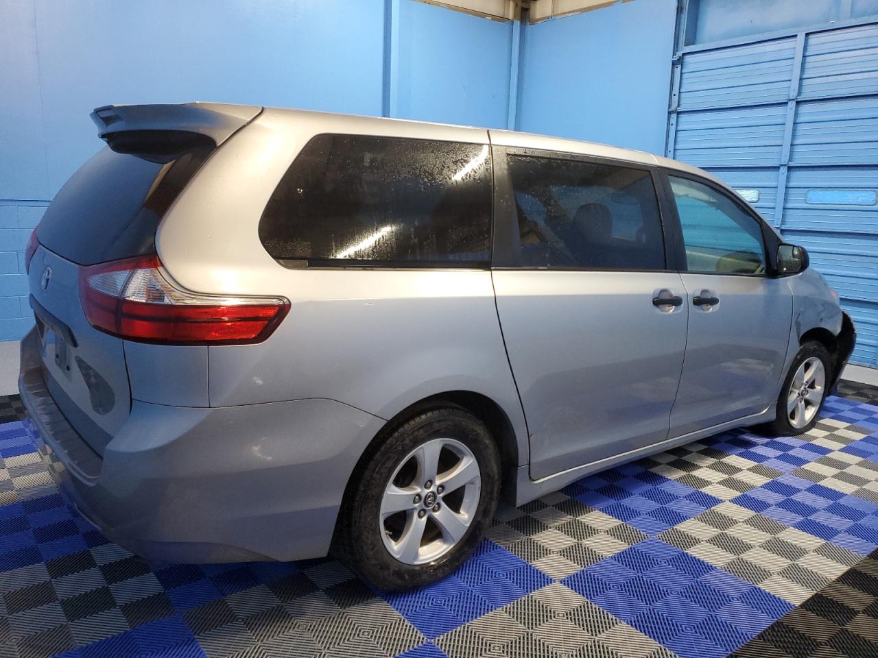 Изображение 3 2018 TOYOTA SIENNA L 2018 с VIN 5TDZZ3DC5JS907926