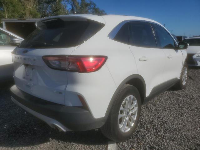Image 3 of 2020 FORD ESCAPE SE 2020 with VIN 1FMCU9G66LUA26983