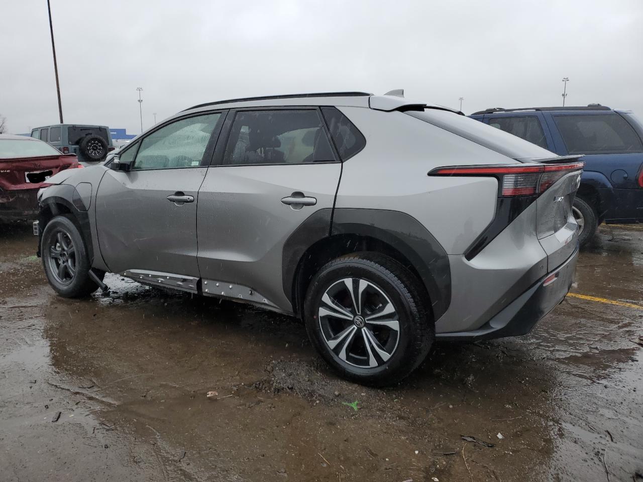 Obraz 2 z 2023 TOYOTA BZ4X XLE 2023 z VIN JTMAAAAA5PA000806