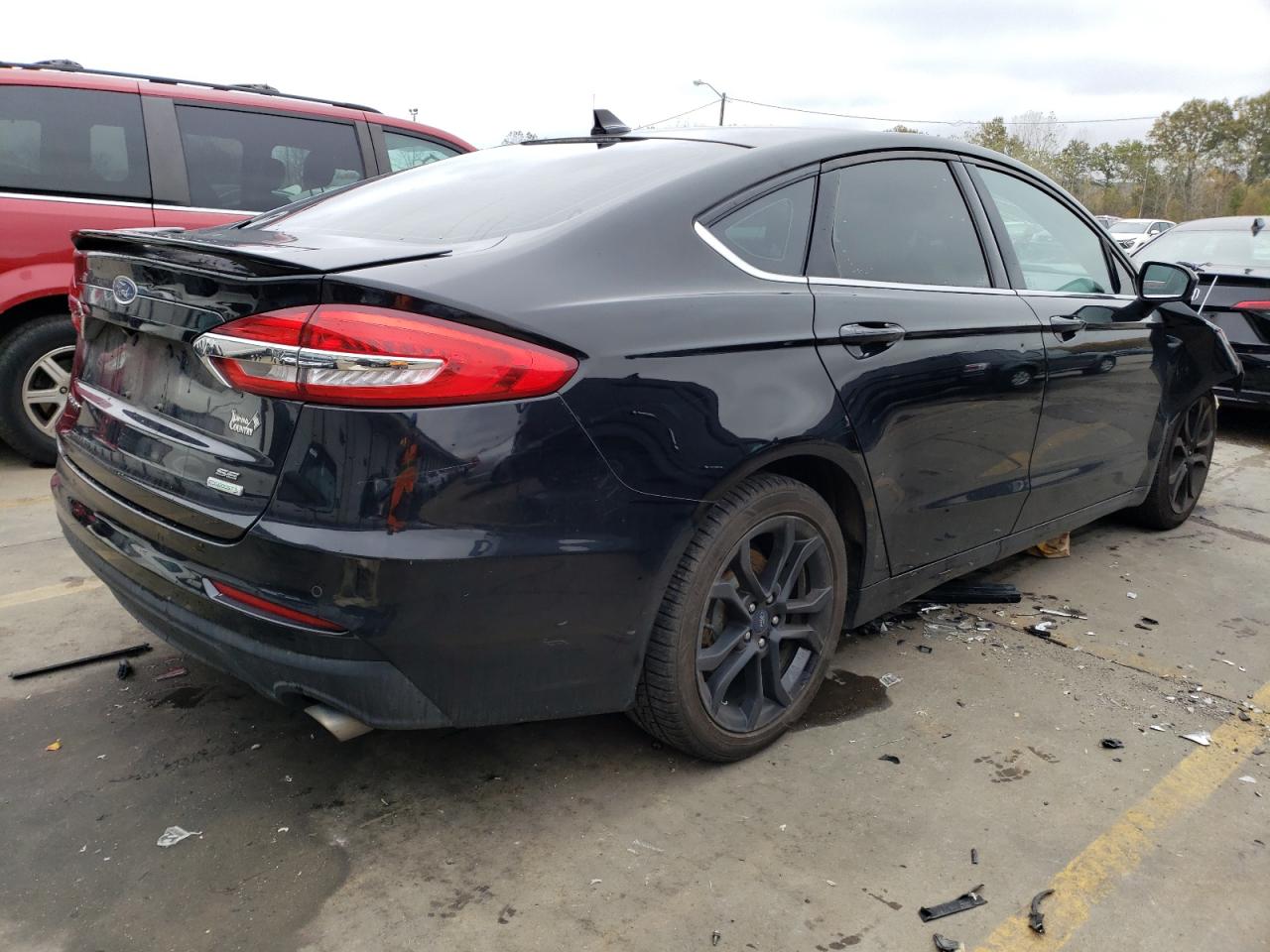 Image 3 of 2019 FORD FUSION SE 2019 with VIN 3FA6P0HD3KR130246