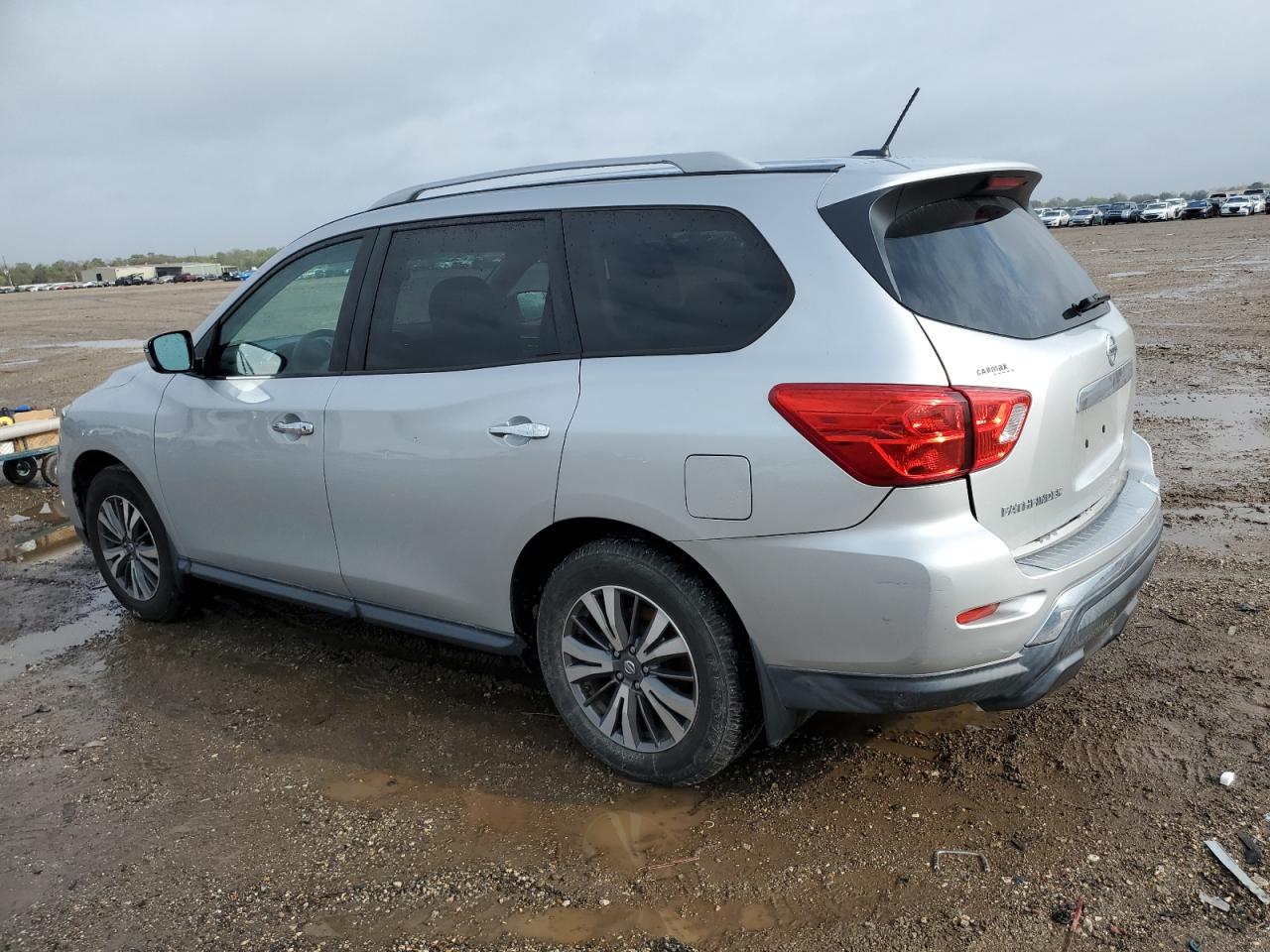 Изображение 2 2017 NISSAN PATHFINDER S 2017 с VIN 5N1DR2MN1HC669165