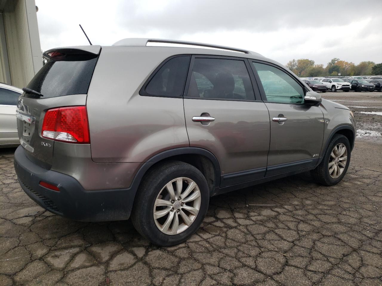 Obraz 3 z 2011 KIA SORENTO EX 2011 z VIN 5XYKUDA2XBG055556