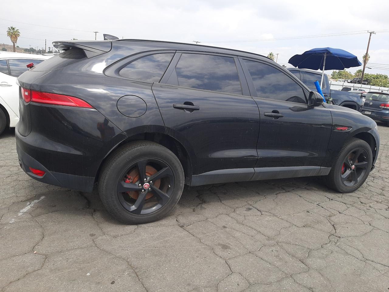 Image 3 of 2017 JAGUAR F-PACE PREMIUM 2017 with VIN SADCJ2BV7HA893907