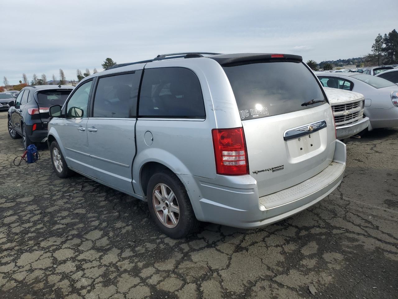 Image 2 of 2008 CHRYSLER TOWN & COUNTRY TOURING 2008 with VIN 2A8HR54P78R121292