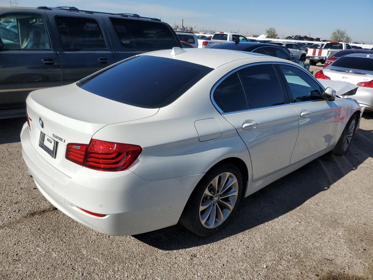 Obraz 3 z 2016 BMW 528 XI 2016 z VIN WBA5A7C59GG147578