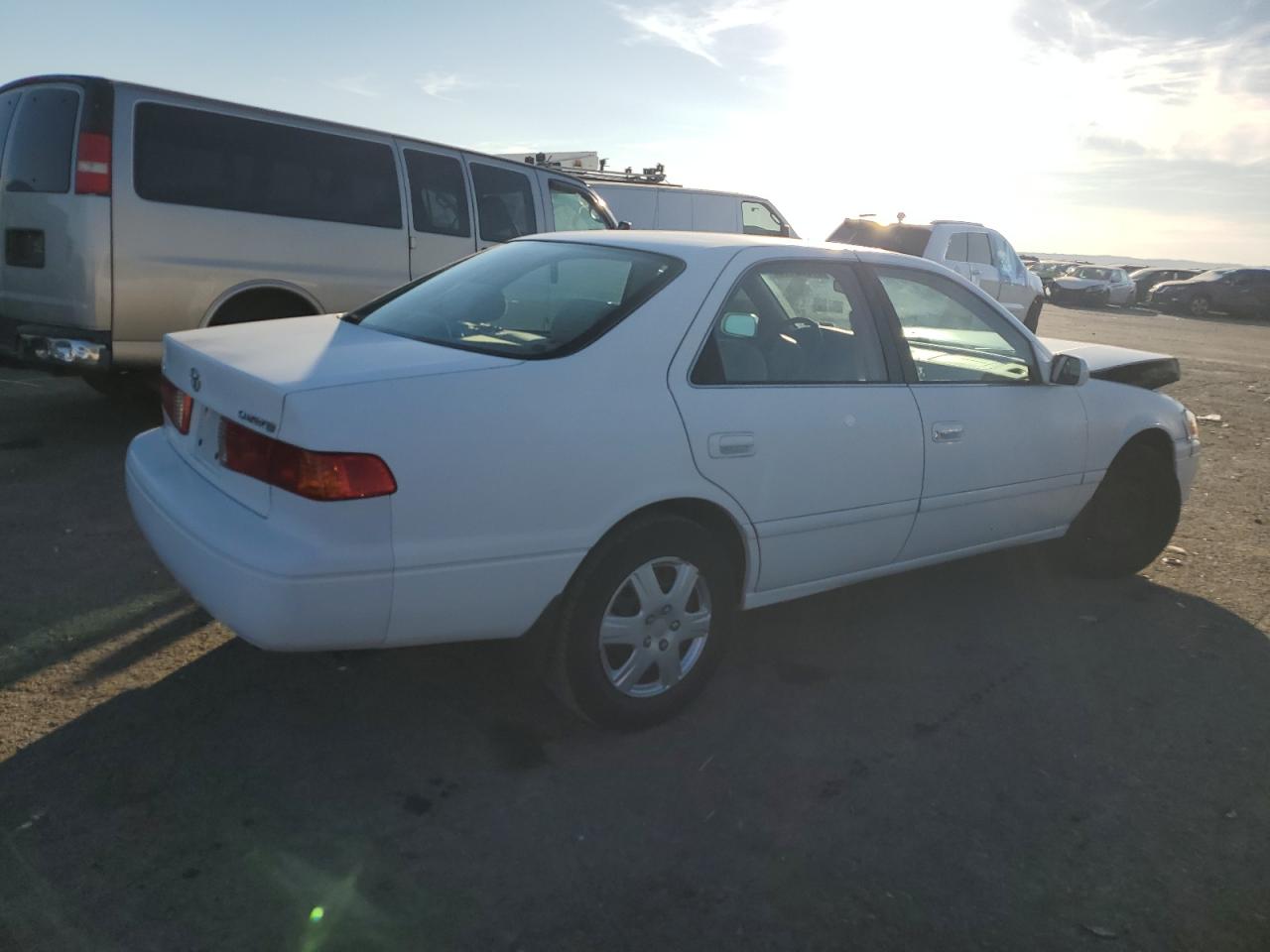 Изображение 3 2001 TOYOTA CAMRY CE 2001 с VIN 4T1BG22K91U866557