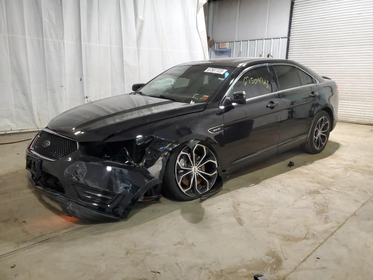 Image 1 of 2019 FORD TAURUS SHO 2019 with VIN 1FAHP2KT2KG102093