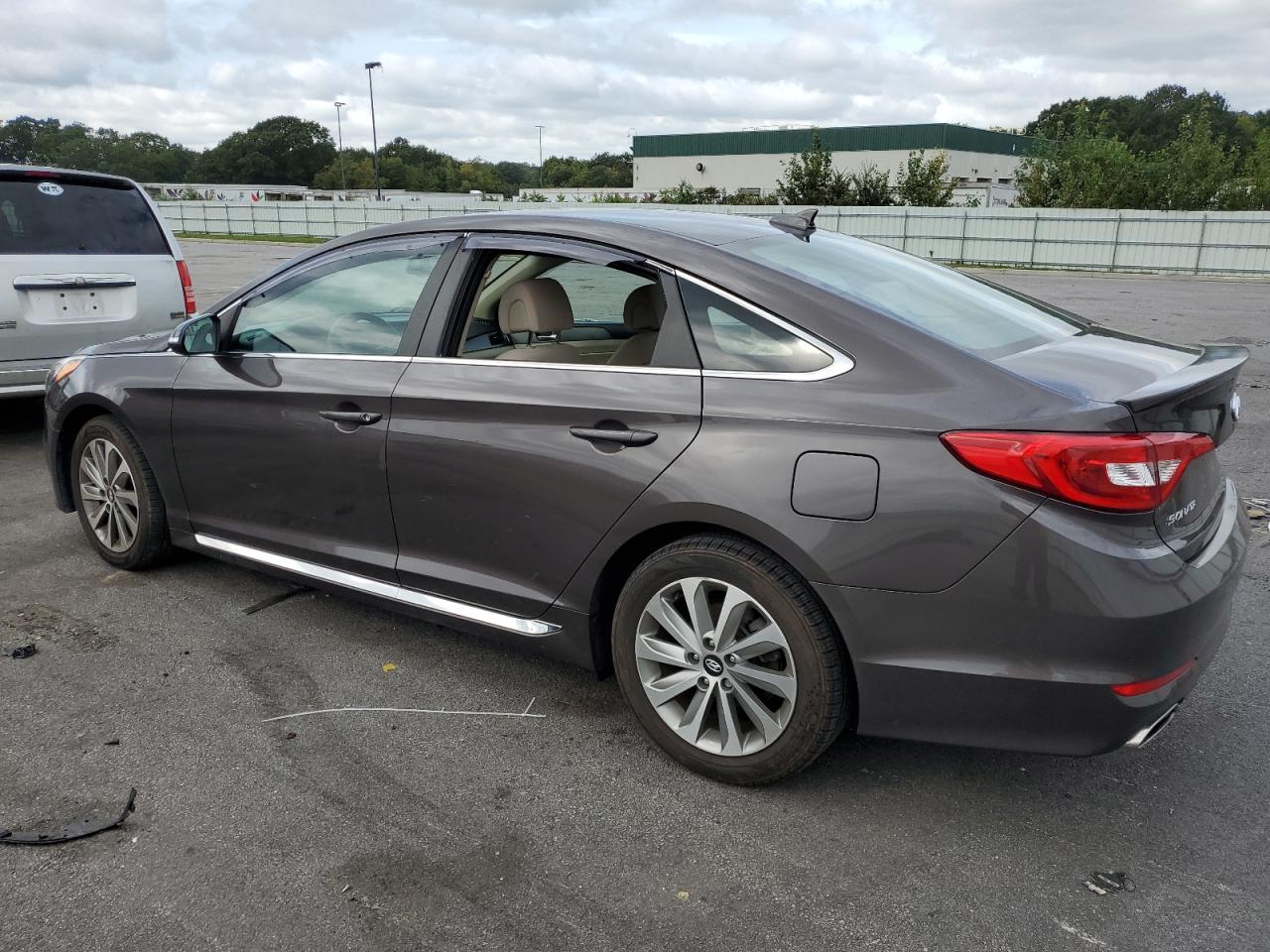 Obraz 2 z 2017 HYUNDAI SONATA SPORT 2017 z VIN 5NPE34AF9HH489343