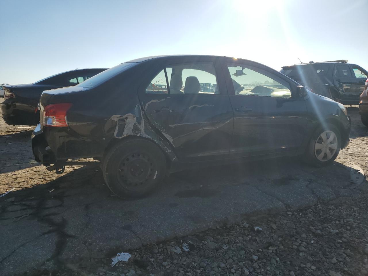 Obraz 3 z 2008 TOYOTA YARIS  2008 z VIN JTDBT923881198702