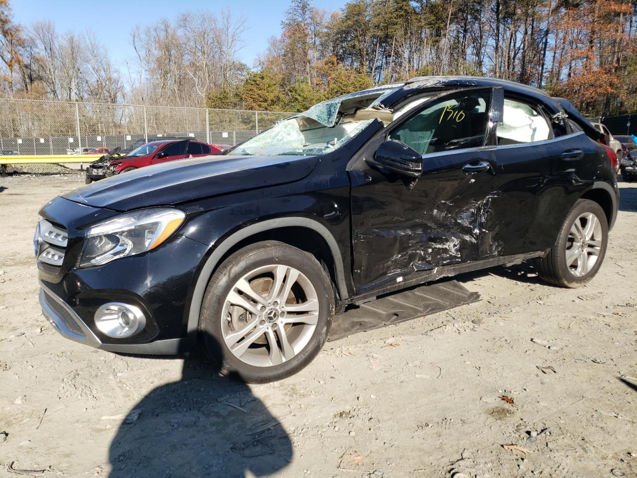 Obraz 1 z 2019 MERCEDES-BENZ GLA 250 2019 z VIN WDCTG4EB3KU009467