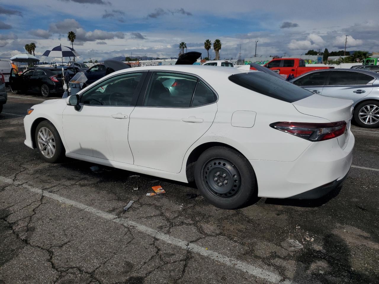 Изображение 2 2023 TOYOTA CAMRY LE 2023 с VIN 4T1C11AK6PU103583