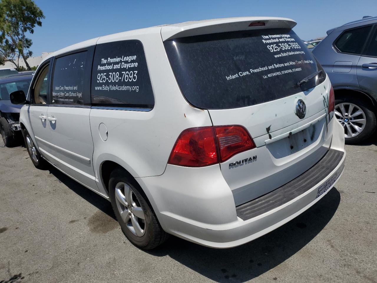 Image 2 of 2009 VOLKSWAGEN ROUTAN SEL 2009 with VIN 2V8HW54X19R534993